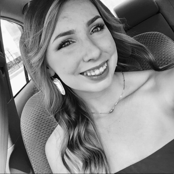 Meet your Posher, Chloe - Picture 1 of 1